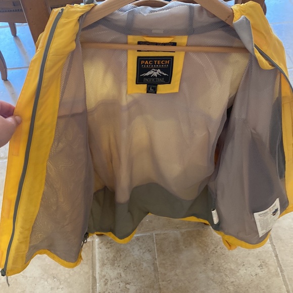 Pacific Trail Women’s Lightweight Rain Jacket - Picture 6 of 6